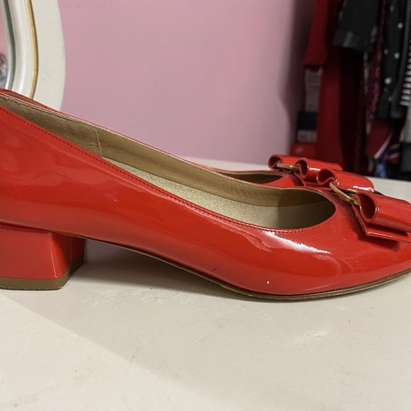 Ferragamo red Vara Bow pump shoe - Picture 2 of 6